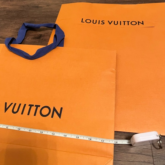 Louis Vuitton Shopping Bag + Shirt Envelope - Picture 3 of 4